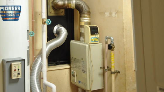 ボイラーの故障時のバックアップ用給湯器として、1台残しました!